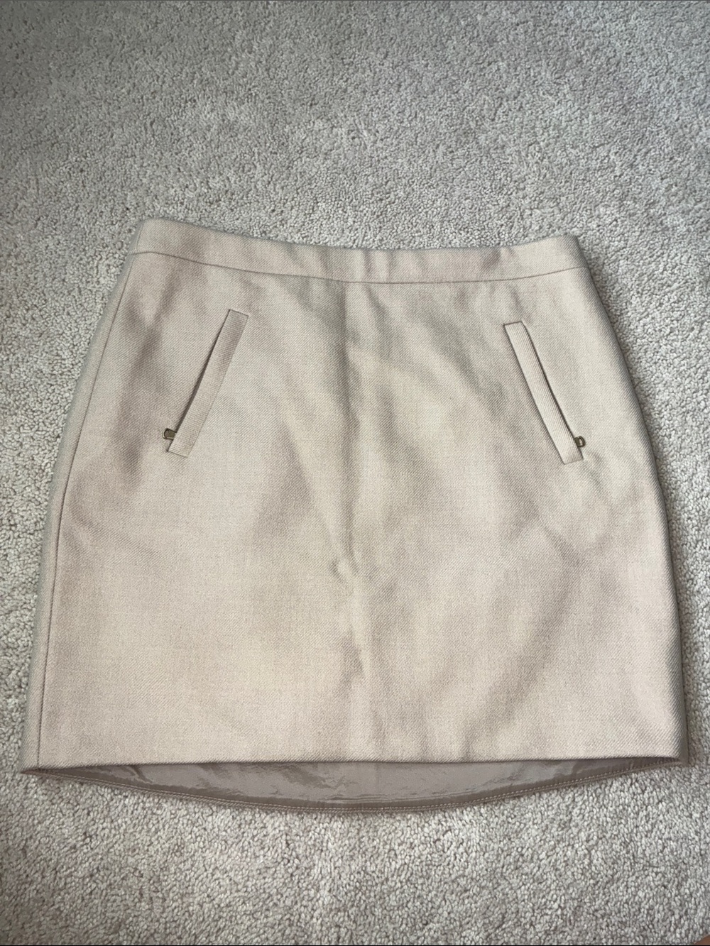 100% Wool J. Crew size 2 beige Women's Cream Mini Skirt with pockets